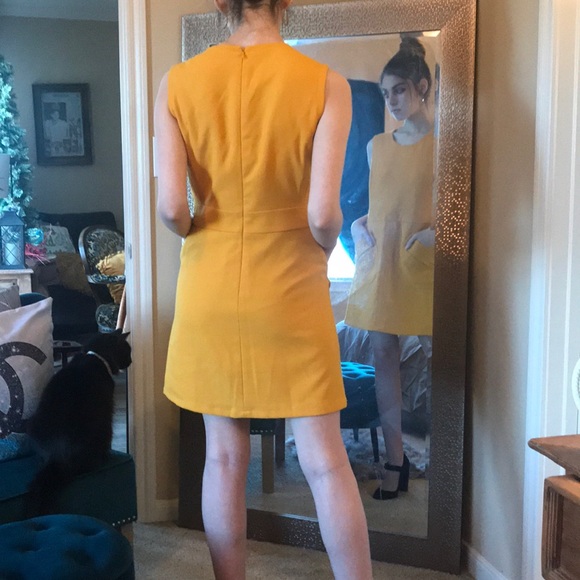 Worn twice and in excellent condition! - Picture 3 of 3